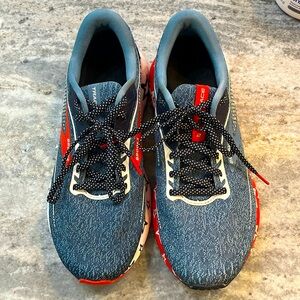 Brooks Trace 2 Running Sneakers. size 8